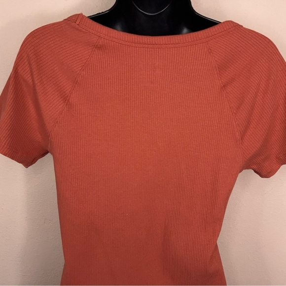 Large FittedMaurices Brick Orange Reddish Tee Short Sleeve Stretch Ribbed Casual - Picture 8 of 12